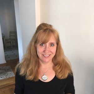 Meet your Posher, Elizabeth